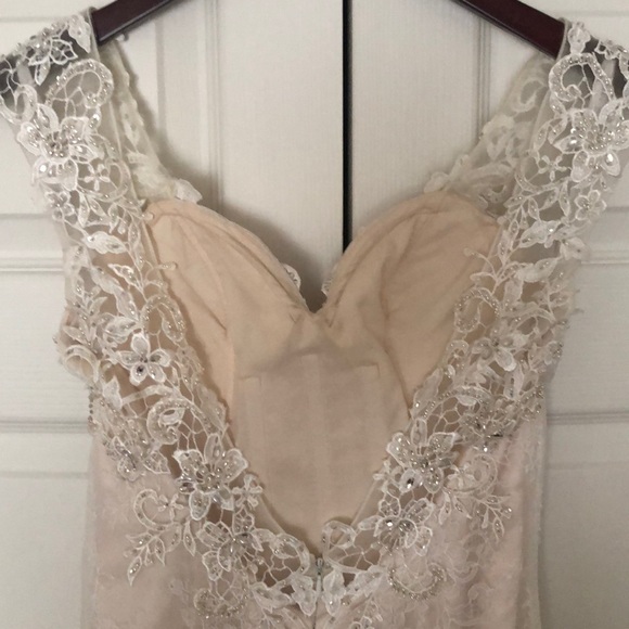 Alfred Angelo Bridal Gown - Picture 4 of 6